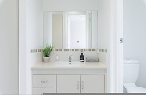 No Stairs 2 Bathrms Garage Richmond Residence 1