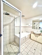 Big Apartment Free Wifi Gated Parking Heating
