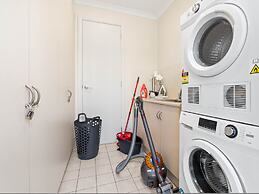 No Stairs 2 Bathrms Garage Richmond Residence 2