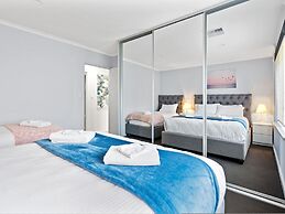 Hectorville Luxe Haven Suite
