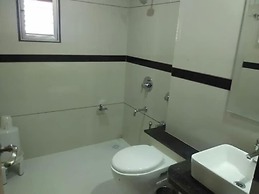 Hotel Apex Inn