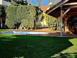 Magnificent House With Private Pool, Kolczewo