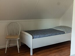 Spacious 4-person Bungalow Near the Frisian Lakes