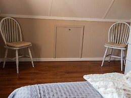 Spacious 4-person Bungalow Near the Frisian Lakes