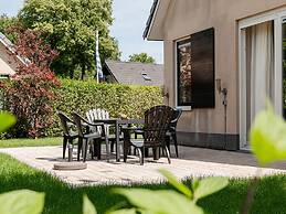 Spacious 4-person Bungalow Near the Frisian Lakes