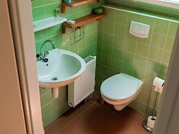 Spacious 4-person Bungalow Near the Frisian Lakes