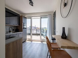 Lush Apartment With Water Views
