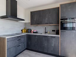 Lush Apartment With Water Views