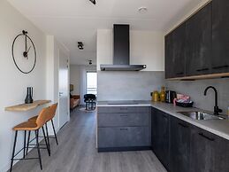 Lush Apartment With Water Views