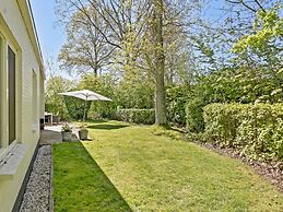 Pleasant Holiday Home With Garden