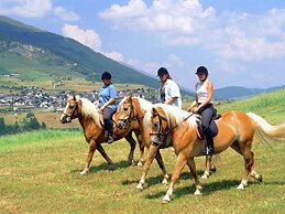 Cosy, Modern Canadian Wooden Chalet