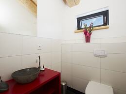 Cosy, Modern Canadian Wooden Chalet