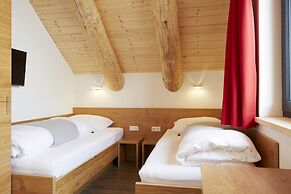 Chalet in Ladis by Ski Slope & Sonnenbahn