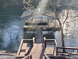 Riverbend Serenity Cabins