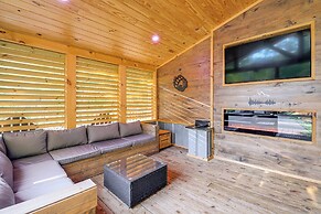 Sevierville Cabin ~ 3 Mi to the Island!