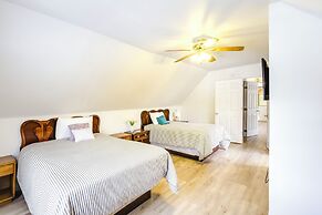 Dog-friendly Lake George Home: 3 Mi to Beach!