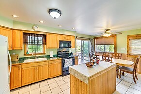 Dog-friendly Lake George Home: 3 Mi to Beach!
