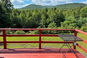 Dog-friendly Lake George Home: 3 Mi to Beach!