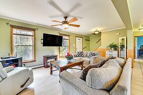 Dog-friendly Lake George Home: 3 Mi to Beach!