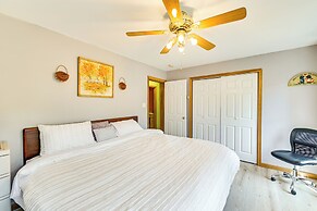 Dog-friendly Lake George Home: 3 Mi to Beach!