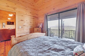Hilltop Concan Cabin w/ Garner State Park Views!