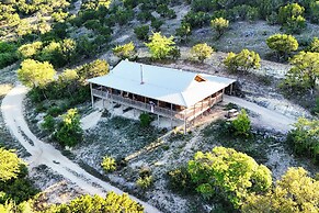 Hilltop Concan Cabin w/ Garner State Park Views!