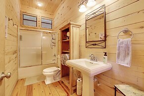 Hilltop Concan Cabin w/ Garner State Park Views!