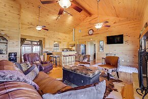 Hilltop Concan Cabin w/ Garner State Park Views!