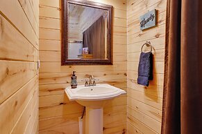 Hilltop Concan Cabin w/ Garner State Park Views!