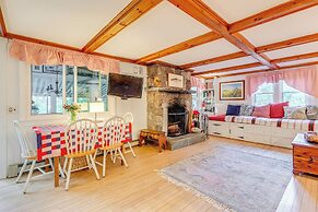 Idyllic Lakefront Cottage Near Mount Sunapee