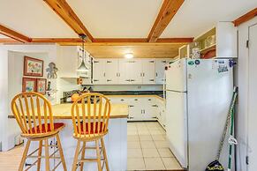 Idyllic Lakefront Cottage Near Mount Sunapee