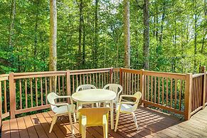 9 Mi to Lake Burton: Cabin w/ Deck Near Helen