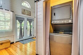 9 Mi to Lake Burton: Cabin w/ Deck Near Helen