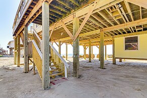 Beachfront Home w/ Deck + Views in Freeport!