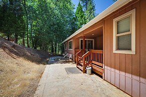 Groveland Vacation Rental Near Pine Mountain Lake!