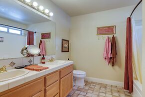 Groveland Vacation Rental Near Pine Mountain Lake!