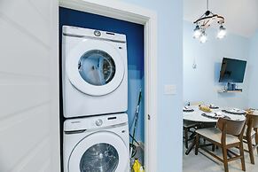 Walk to Padre Island Seawall: Corpus Christi Abode