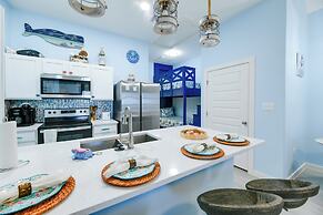 Walk to Padre Island Seawall: Corpus Christi Abode