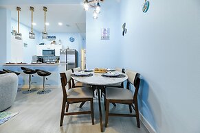 Walk to Padre Island Seawall: Corpus Christi Abode