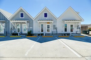Walk to Padre Island Seawall: Corpus Christi Abode