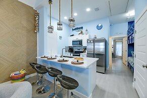 Walk to Padre Island Seawall: Corpus Christi Abode