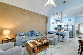 Walk to Padre Island Seawall: Corpus Christi Abode