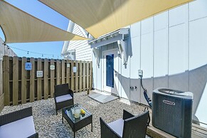 Walk to Padre Island Seawall: Corpus Christi Abode