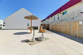 Walk to Beach: Resort Townhome in Corpus Christi!