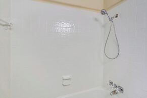 Home < 2 Mi to Mcgee Beach & Cole Park!