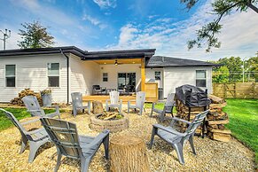 Stylish & Modern Lenexa Haven w/ Fire Pit & Deck!