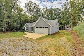Pet-friendly Home in Monroe: Deck, Grill & Yard!