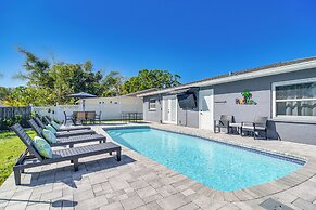 Pinellas Park Home w/ Pool: 9 Mi to Beach!
