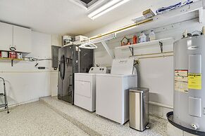 Pinellas Park Home w/ Pool: 9 Mi to Beach!