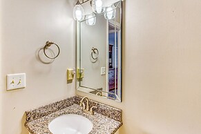 North Myrtle Beach Home 2 Blocks to Ocean!